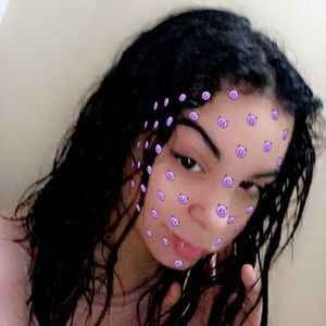 Meet your Posher, Selena